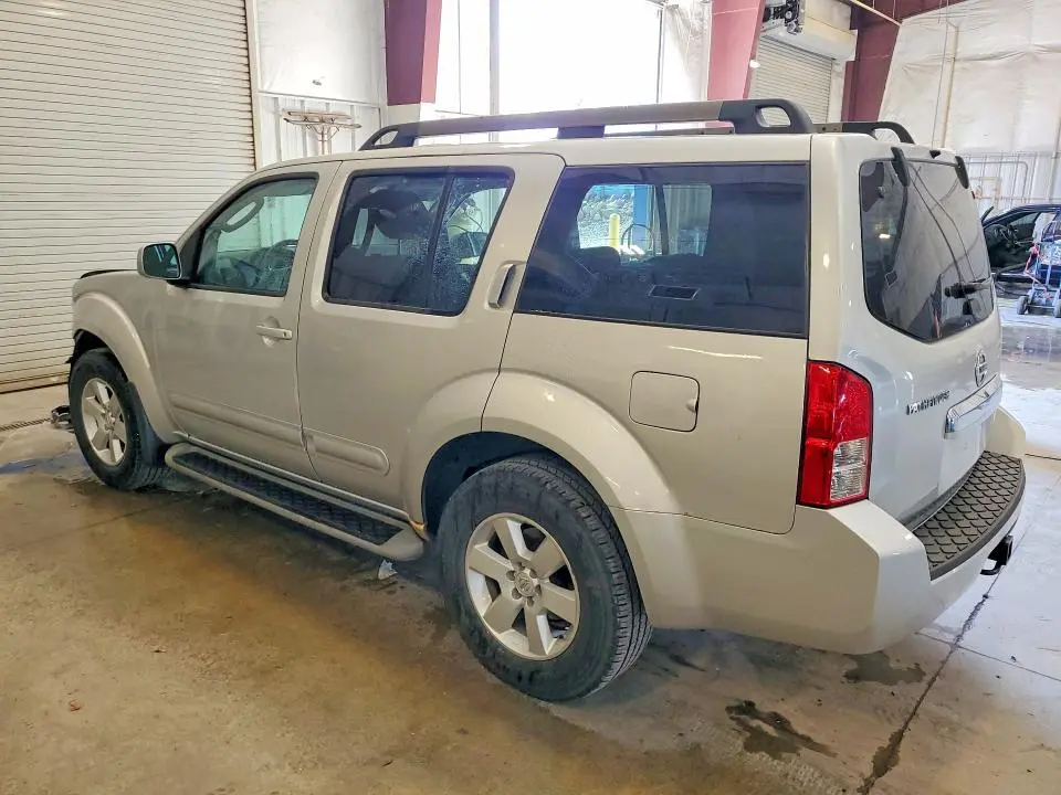 2011 NISSAN PATHFINDER S  