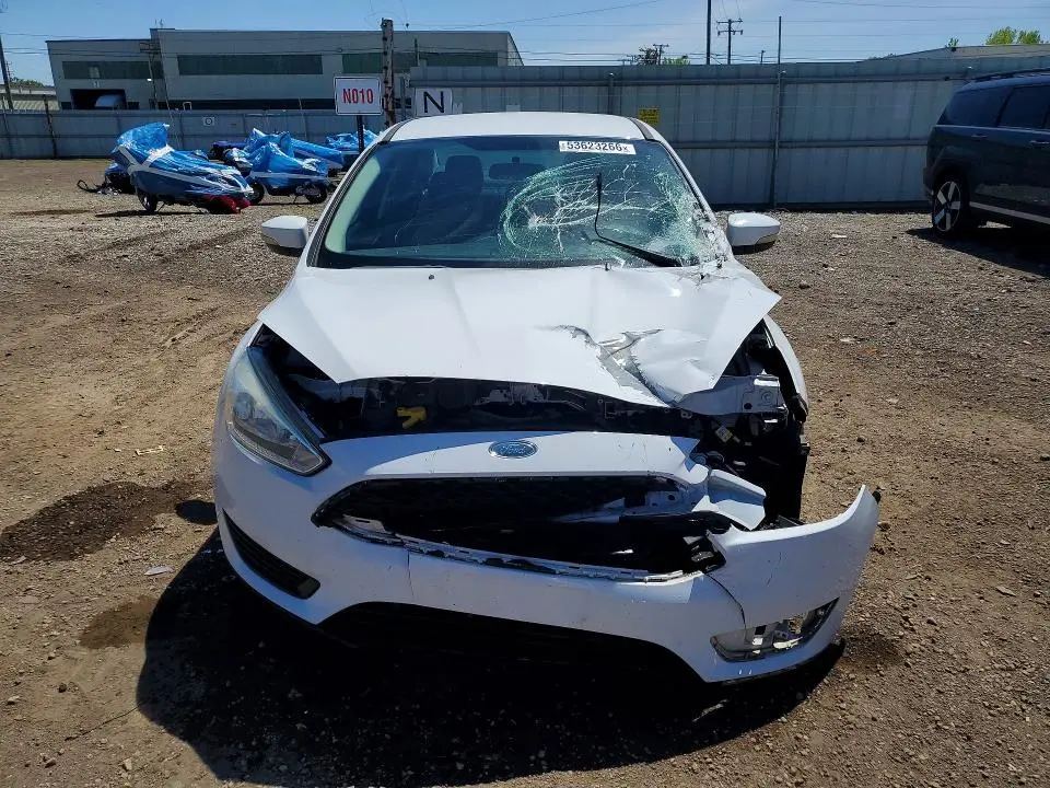 2015 FORD FOCUS SE  