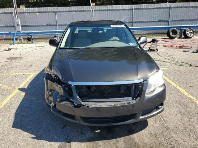 2010 TOYOTA AVALON XL  