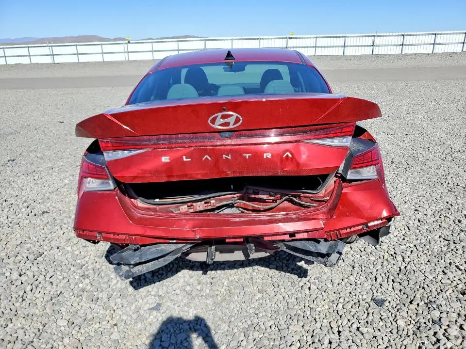 2024 HYUNDAI ELANTRA SEL  