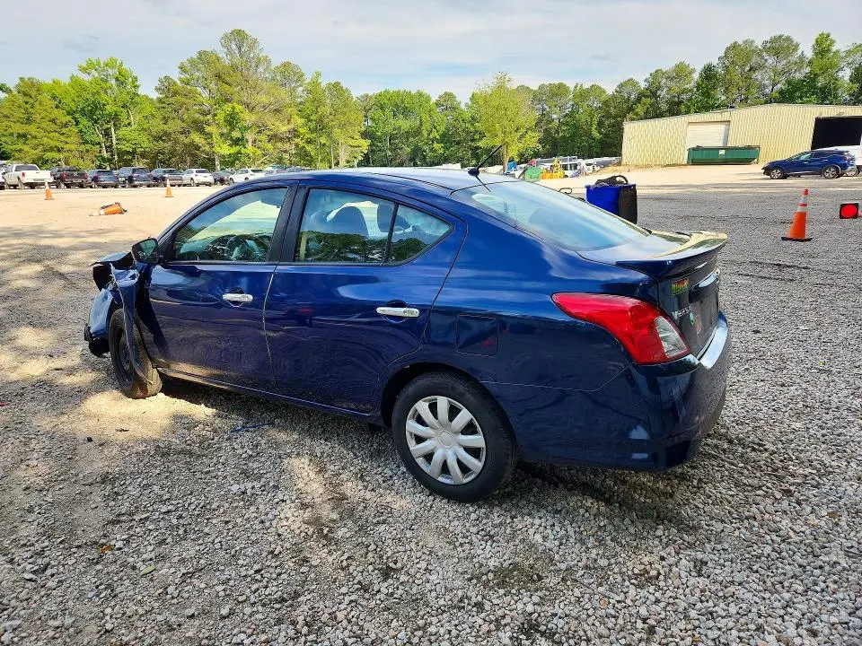 2019 NISSAN VERSA SV  