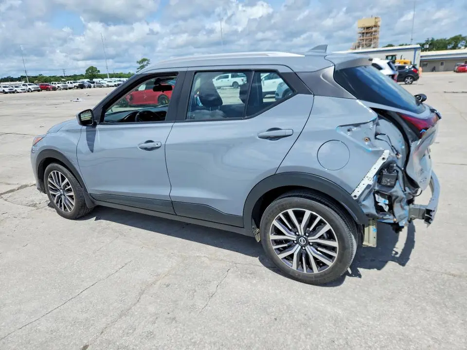 2021 NISSAN KICKS SV  