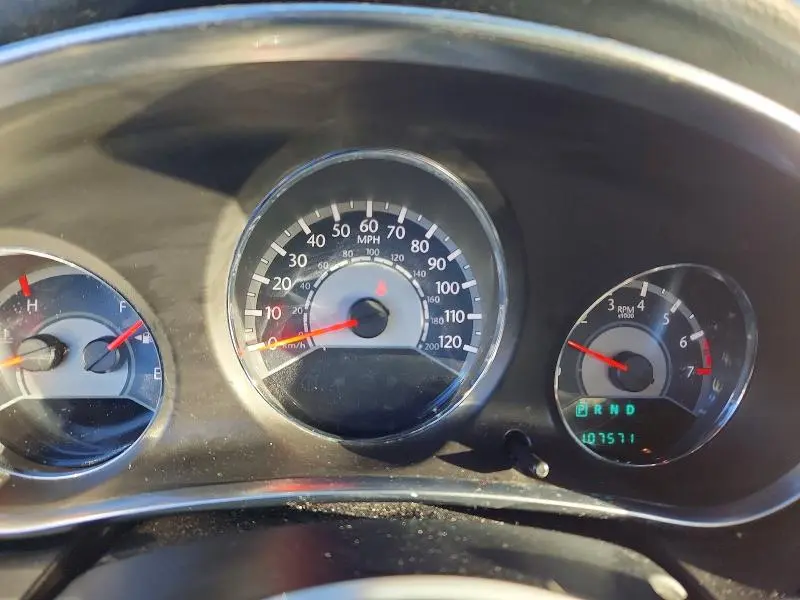 2013 CHRYSLER 200 LX  