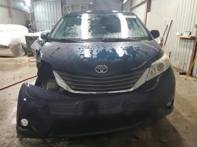 2011 TOYOTA SIENNA XLE  