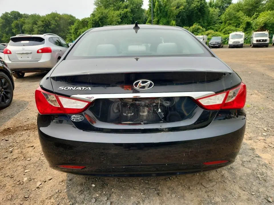 2011 HYUNDAI SONATA GLS  