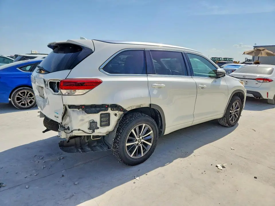 2017 TOYOTA HIGHLANDER XLE  