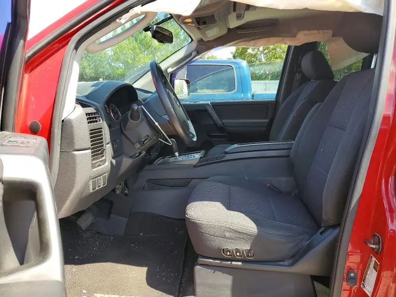 2010 NISSAN TITAN SE  