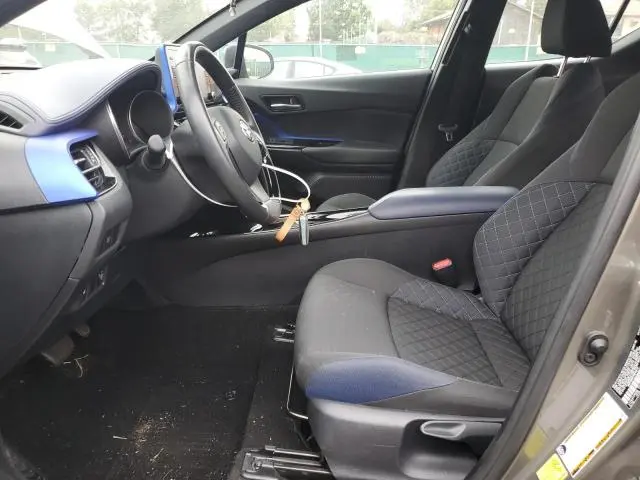 2021 TOYOTA C-HR XLE  