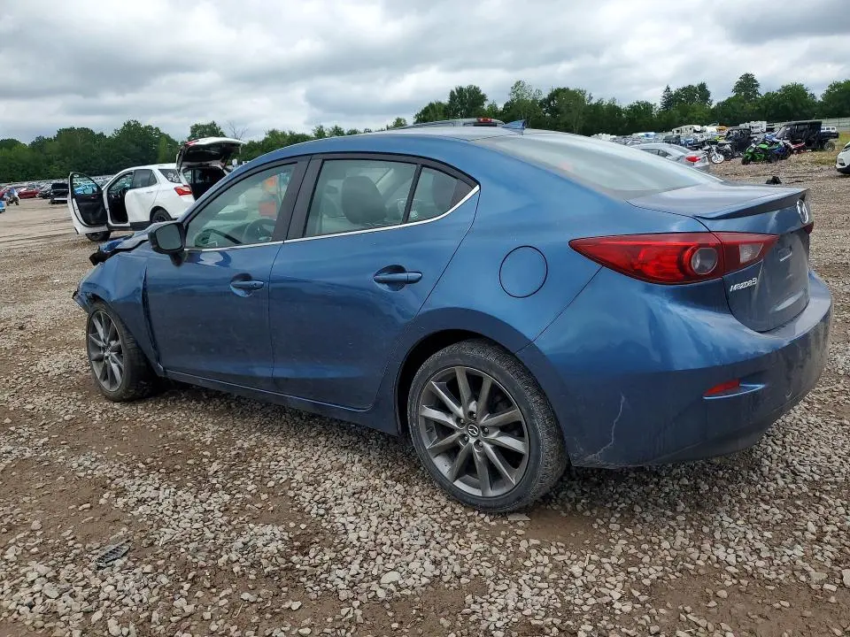 2018 MAZDA 3 TOURING  