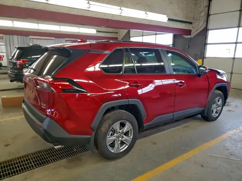 2025 TOYOTA RAV4 XLE  