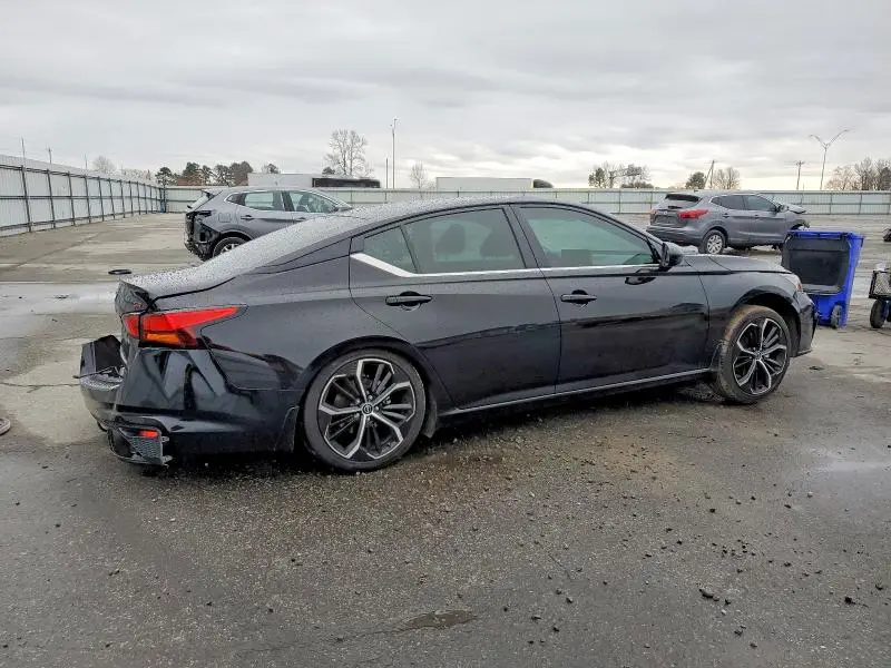 2023 NISSAN ALTIMA SR  