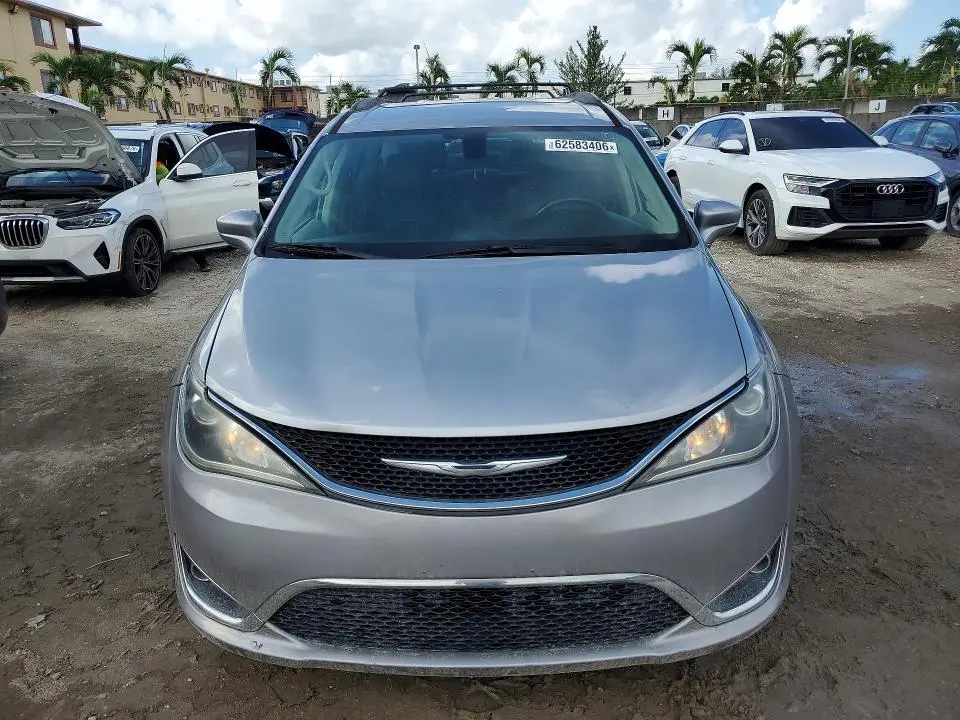 2017 CHRYSLER PACIFICA TOURING L  