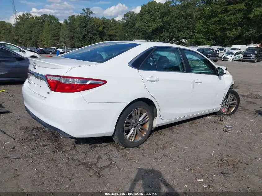 2015 TOYOTA CAMRY SE