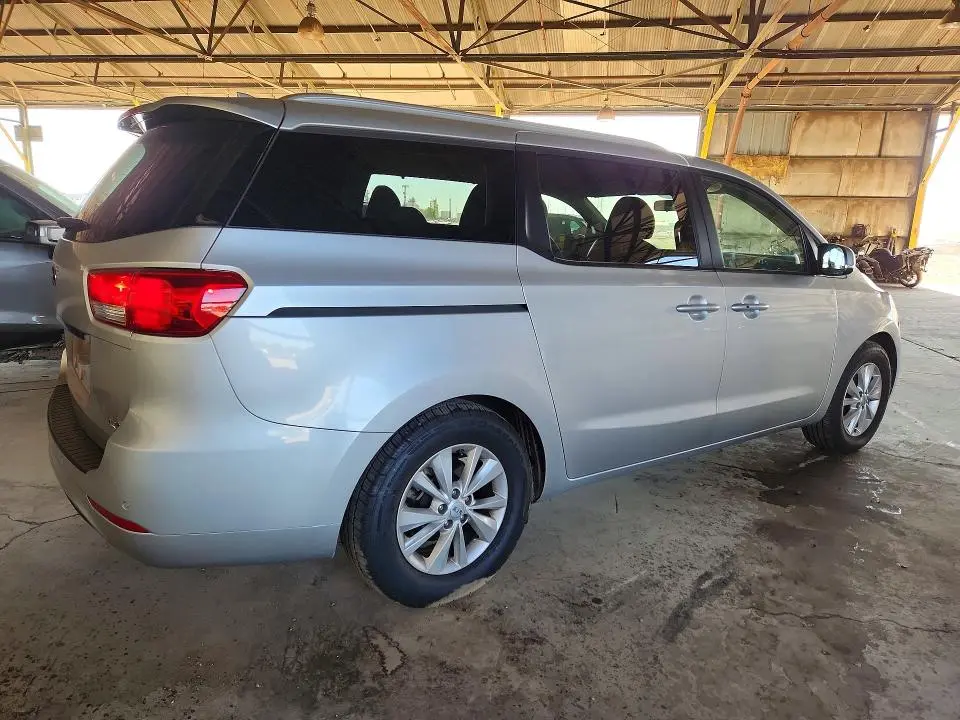 2017 KIA SEDONA LX  