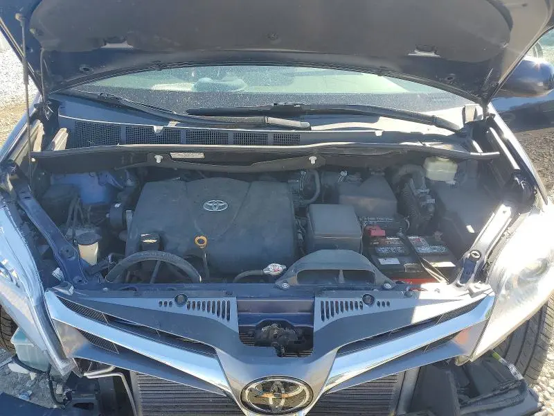 2018 TOYOTA SIENNA XLE 8-PASSENGER  