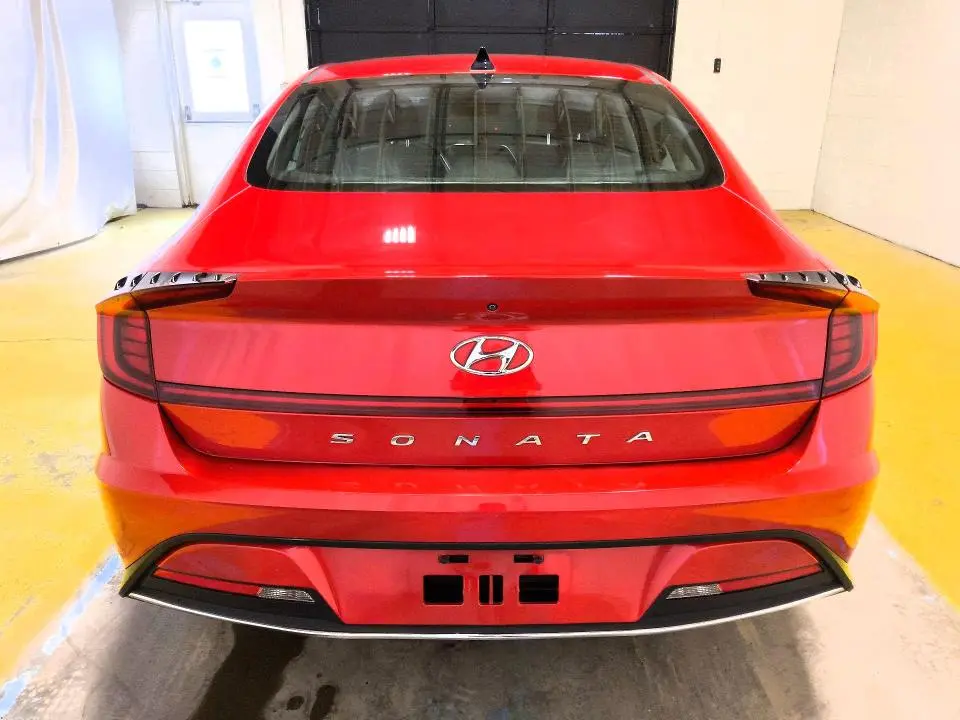 2022 HYUNDAI SONATA SE  