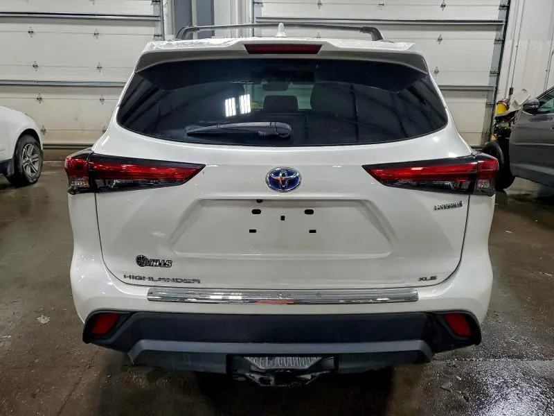 2020 TOYOTA HIGHLANDER HYBRID XLE  