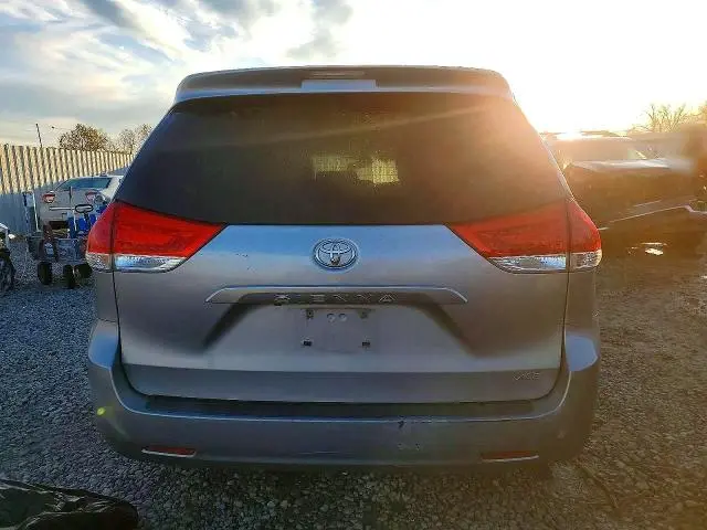 2013 TOYOTA SIENNA XLE 8-PASSENGER  
