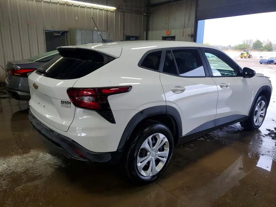 2025 CHEVROLET TRAX LS  