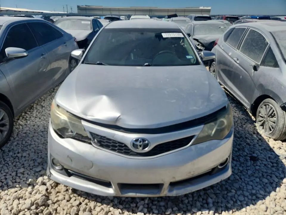 2012 TOYOTA CAMRY SE  