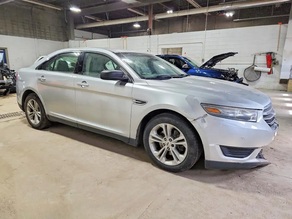 2015 FORD TAURUS SE  