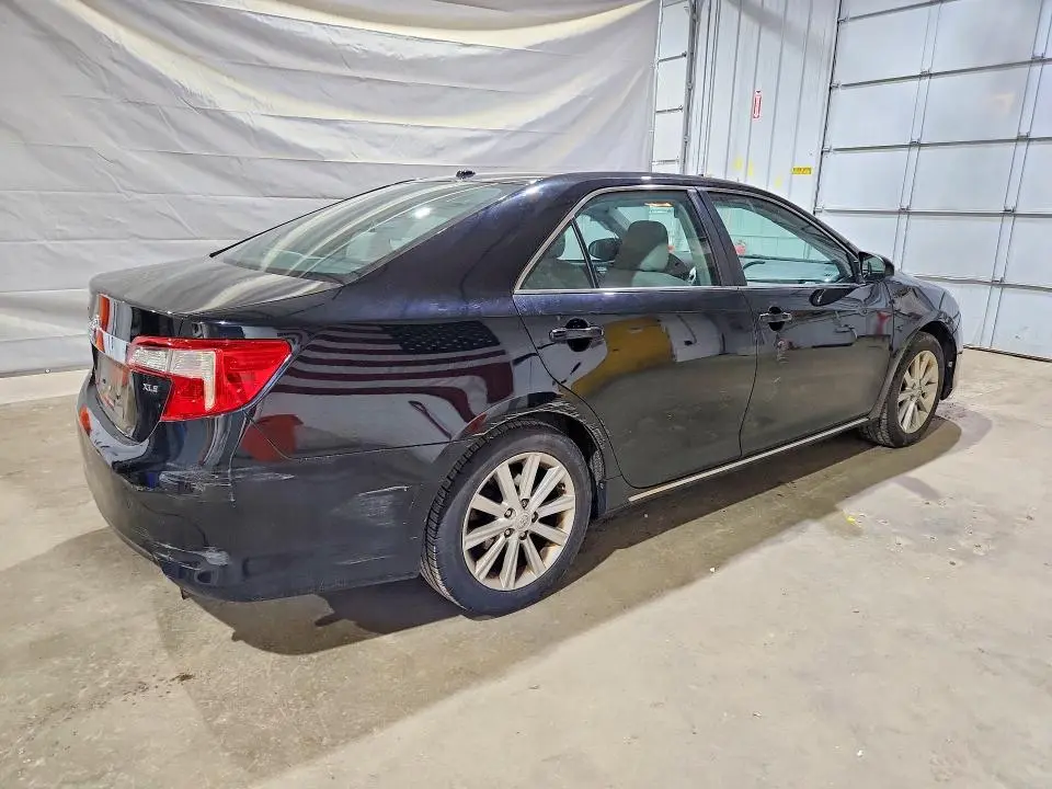 2014 TOYOTA CAMRY XLE  