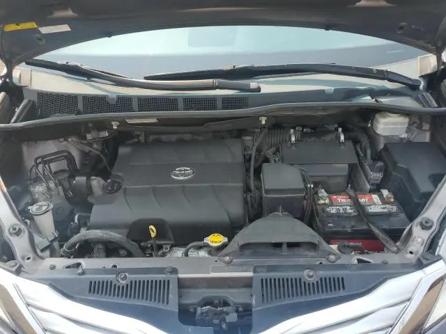 2014 TOYOTA SIENNA XLE  