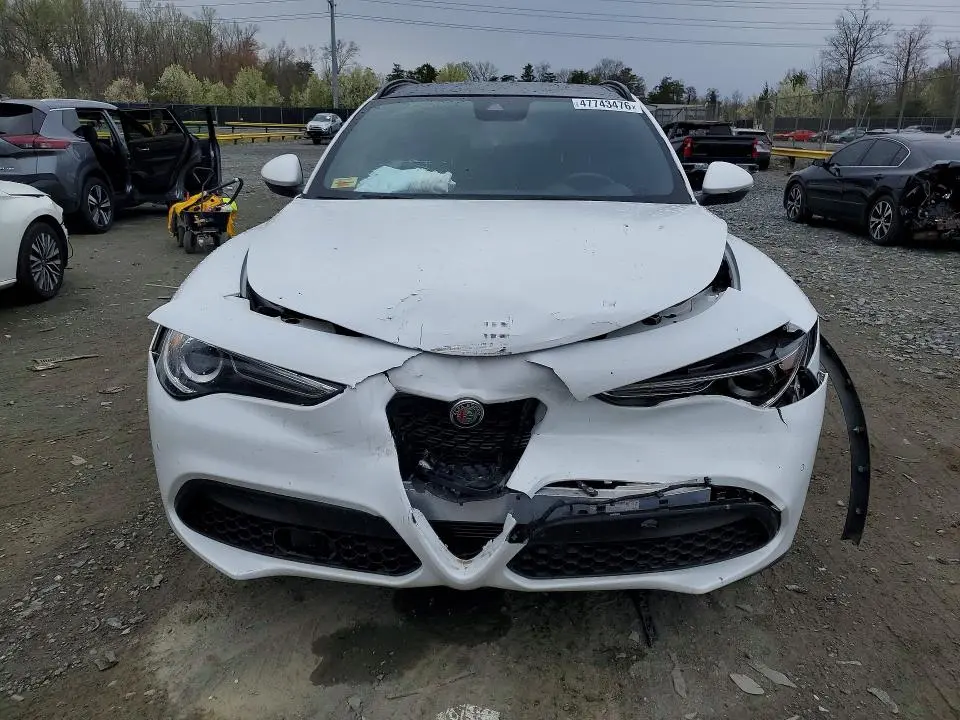 2023 ALFA ROMEO STELVIO SPRINT  