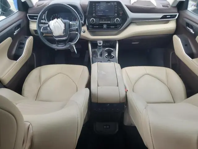 2021 TOYOTA HIGHLANDER XLE  