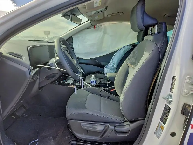 2024 KIA NIRO LX  