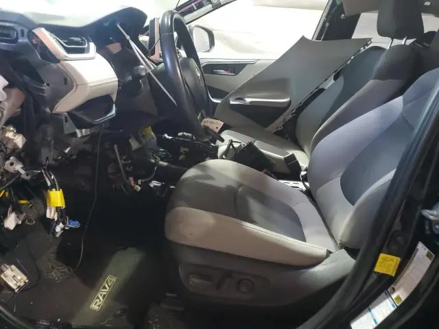 2021 TOYOTA RAV4 XLE  