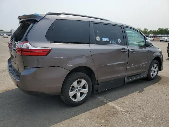 2020 TOYOTA SIENNA LE  