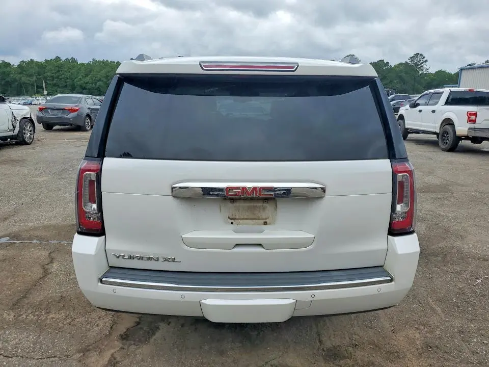 2018 GMC YUKON XL DENALI  
