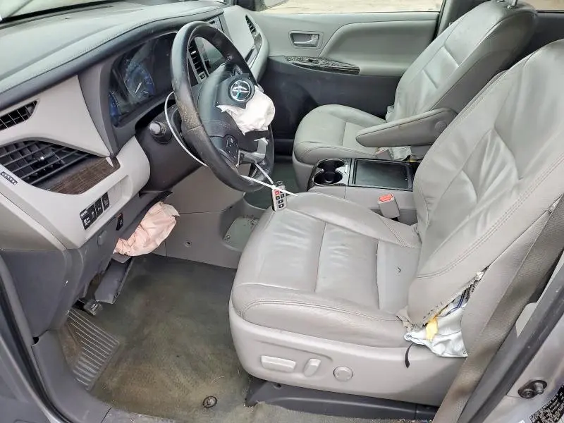 2016 TOYOTA SIENNA XLE 8-PASSENGER  