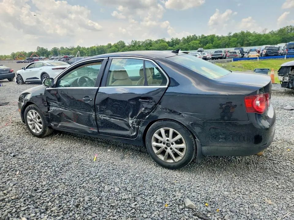 2010 VOLKSWAGEN JETTA SE  