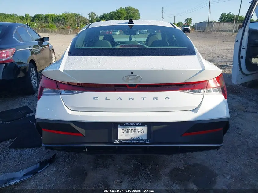 2026 HYUNDAI ELANTRA SE
