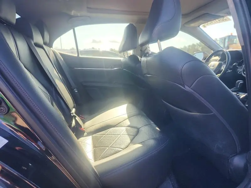 2019 TOYOTA CAMRY XLE V6  