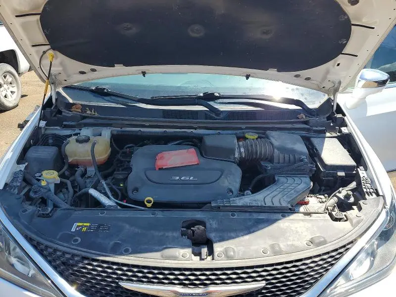 2017 CHRYSLER PACIFICA LIMITED  