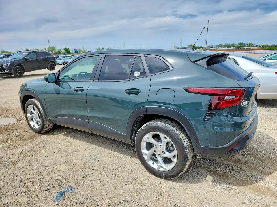 2025 CHEVROLET TRAX LS  