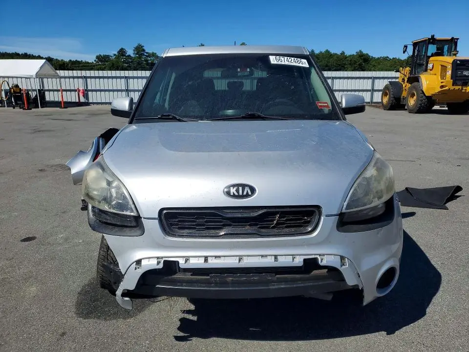 2013 KIA SOUL +  