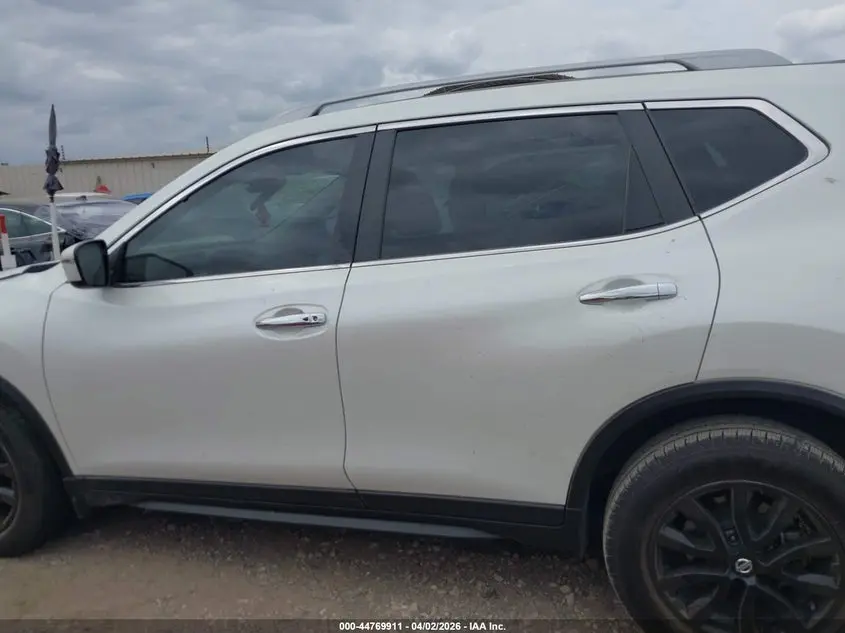 2019 NISSAN ROGUE SV