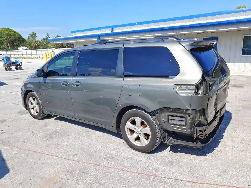 2011 TOYOTA SIENNA LE  
