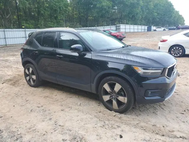 2021 VOLVO XC40 T5 MOMENTUM  