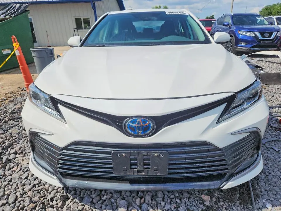 2022 TOYOTA CAMRY LE  