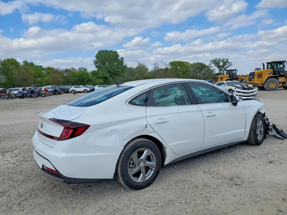2023 HYUNDAI SONATA SE  