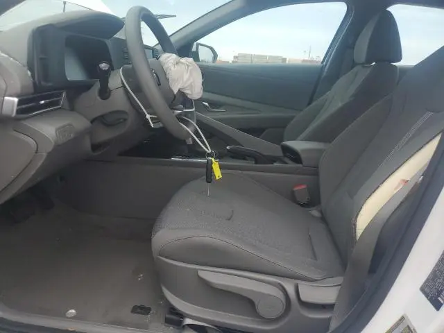 2024 HYUNDAI ELANTRA SE  