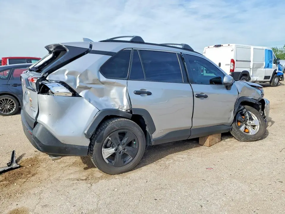 2019 TOYOTA RAV4 LE  