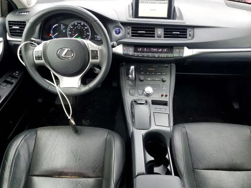 2011 LEXUS CT 200  