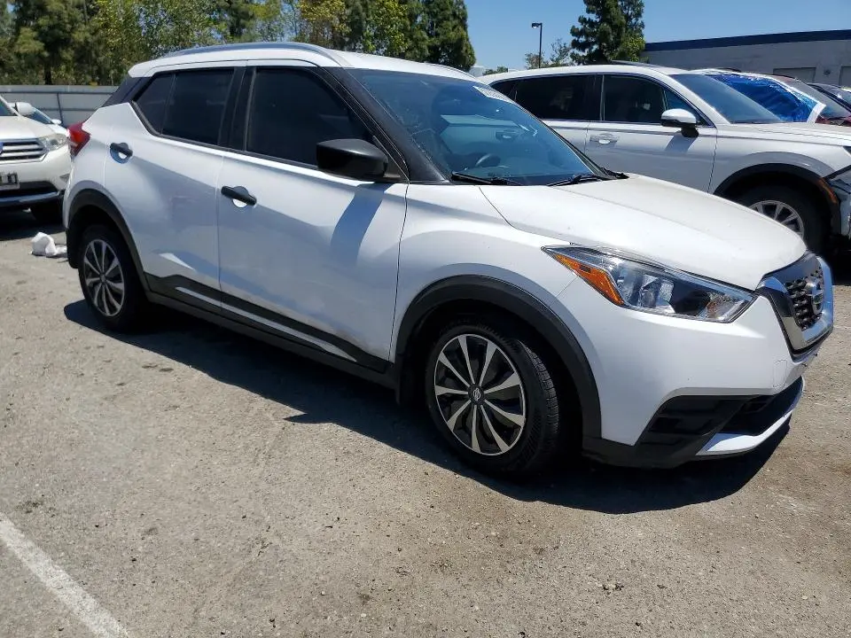 2019 NISSAN KICKS S  
