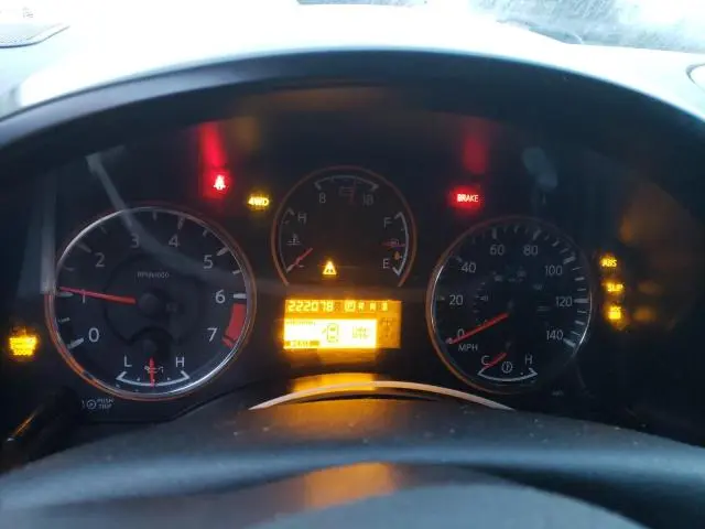 2010 NISSAN TITAN XE  